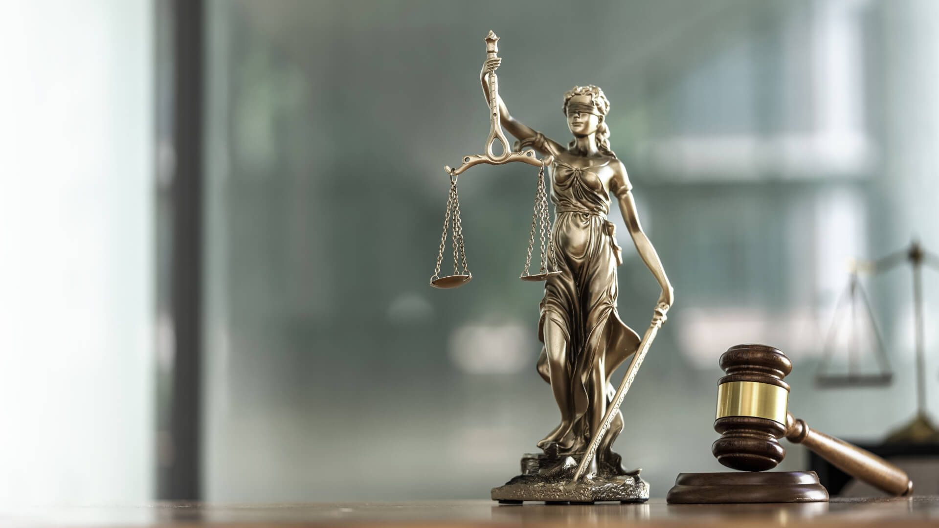 lady justice | case of manolakos vs. patrizia's | bantle & levy